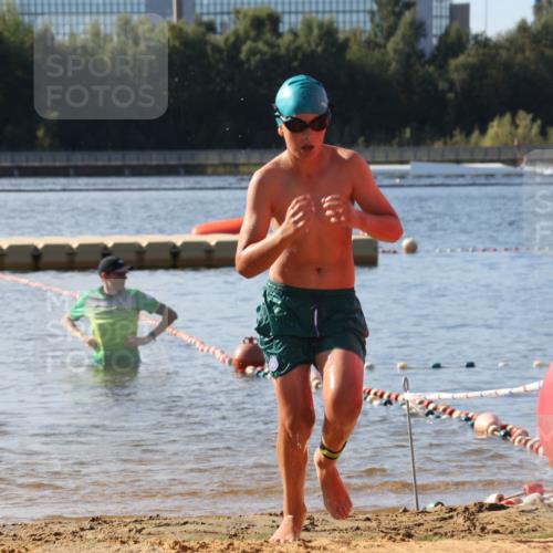 07.09.2025 - 19. Norderstedt Triathlon Luisa Fischer http://msf.ph/oto/8747106 07.09.2025 10:28:15 Schwimmen 94, 116, 644 meine-sportfotos.de