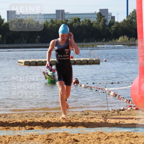 07.09.2025 - 19. Norderstedt Triathlon Luisa Fischer http://msf.ph/oto/8747161 07.09.2025 10:30:03 Schwimmen 59 meine-sportfotos.de