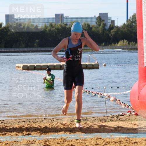 07.09.2025 - 19. Norderstedt Triathlon Luisa Fischer http://msf.ph/oto/8747165 07.09.2025 10:30:03 Schwimmen 59 meine-sportfotos.de