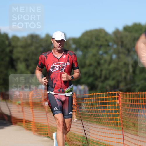 07.09.2025 - 19. Norderstedt Triathlon Michael Strokosch http://msf.ph/oto/8747215 07.09.2025 14:50:21 Laufen 369, 960 meine-sportfotos.de