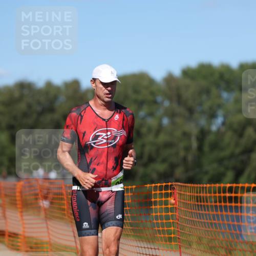 07.09.2025 - 19. Norderstedt Triathlon Michael Strokosch http://msf.ph/oto/8747221 07.09.2025 14:50:22 Laufen 369, 960 meine-sportfotos.de