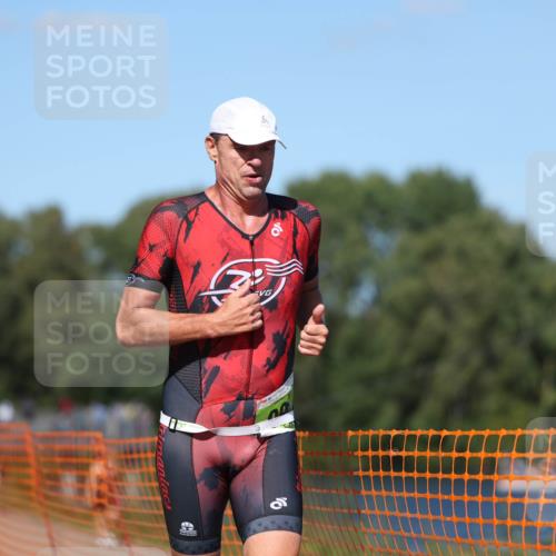 07.09.2025 - 19. Norderstedt Triathlon Michael Strokosch http://msf.ph/oto/8747244 07.09.2025 14:50:22 Laufen 369, 960 meine-sportfotos.de