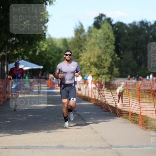 07.09.2025 - 19. Norderstedt Triathlon Michael Strokosch http://msf.ph/oto/8747260 07.09.2025 14:50:40 Laufen 366, 872 meine-sportfotos.de