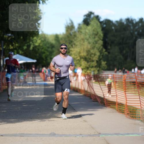07.09.2025 - 19. Norderstedt Triathlon Michael Strokosch http://msf.ph/oto/8747272 07.09.2025 14:50:40 Laufen 366, 872 meine-sportfotos.de