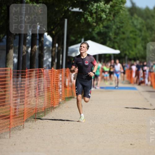 07.09.2025 - 19. Norderstedt Triathlon Michael Strokosch http://msf.ph/oto/8747274 07.09.2025 12:01:04 Laufen 787, 1152, 1156 meine-sportfotos.de