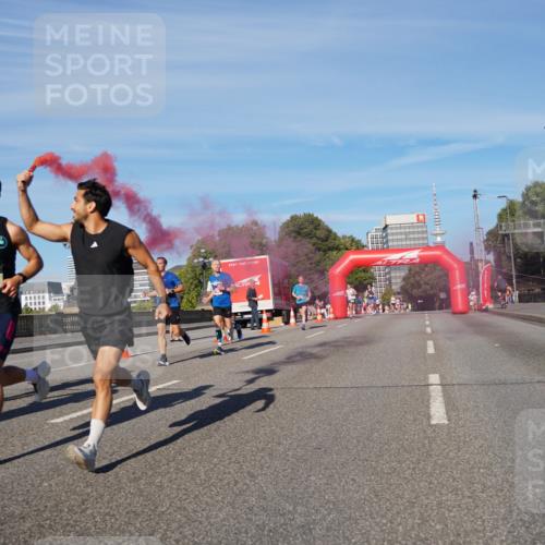 07.09.2025 - BARMER Alsterlauf Yannick Fuchs http://msf.ph/oto/8747285 07.09.2025 09:32:21 Laufen 5790 meine-sportfotos.de