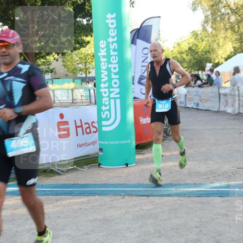 07.09.2025 - 19. Norderstedt Triathlon Luisa Fischer http://msf.ph/oto/8747309 07.09.2025 17:34:17 Ziel 409, 432, 910 meine-sportfotos.de