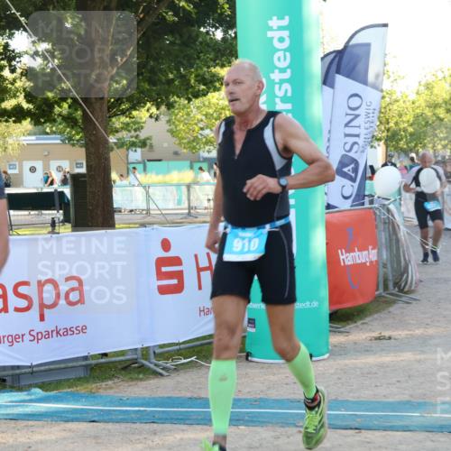 07.09.2025 - 19. Norderstedt Triathlon Luisa Fischer http://msf.ph/oto/8747324 07.09.2025 17:34:18 Ziel 409, 432, 910 meine-sportfotos.de