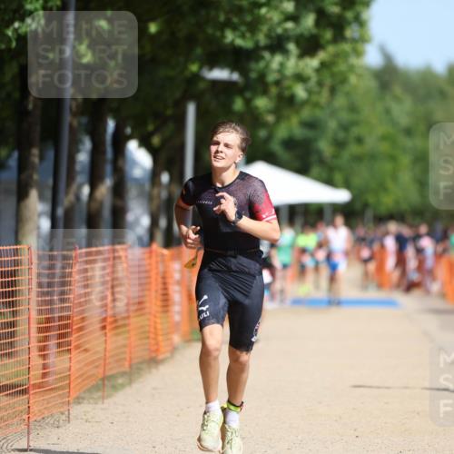07.09.2025 - 19. Norderstedt Triathlon Michael Strokosch http://msf.ph/oto/8747326 07.09.2025 12:01:06 Laufen 787, 1156 meine-sportfotos.de