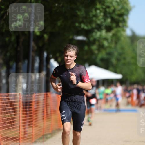 07.09.2025 - 19. Norderstedt Triathlon Michael Strokosch http://msf.ph/oto/8747342 07.09.2025 12:01:06 Laufen 787, 1156 meine-sportfotos.de