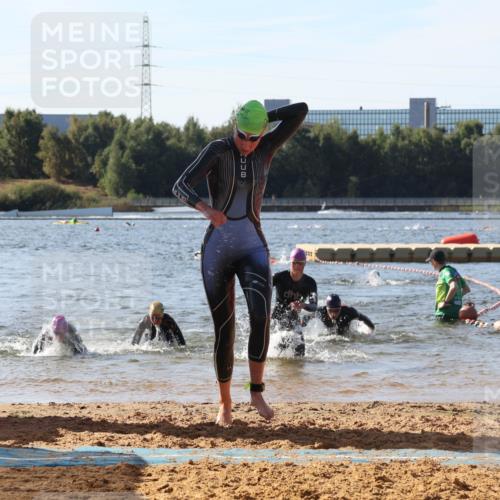 07.09.2025 - 19. Norderstedt Triathlon Luisa Fischer http://msf.ph/oto/8747345 07.09.2025 10:48:57 Schwimmen 1163, 1165, 1168, 1185, 1191 meine-sportfotos.de