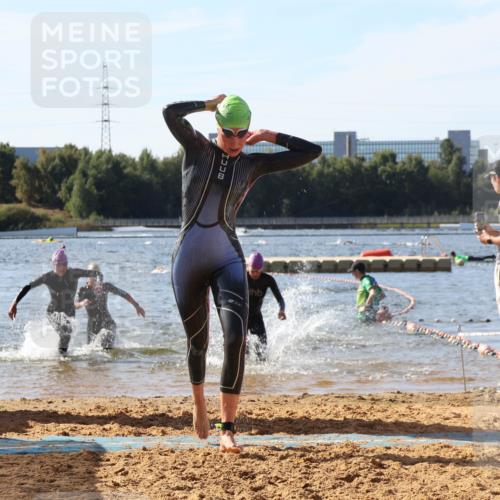 07.09.2025 - 19. Norderstedt Triathlon Luisa Fischer http://msf.ph/oto/8747360 07.09.2025 10:48:58 Schwimmen 1163, 1165, 1168, 1185, 1191 meine-sportfotos.de