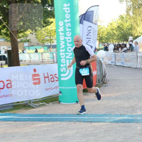 07.09.2025 - 19. Norderstedt Triathlon Luisa Fischer http://msf.ph/oto/8747372 07.09.2025 17:34:22 Ziel 409, 432, 910 meine-sportfotos.de