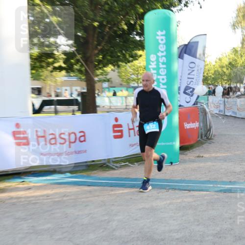 07.09.2025 - 19. Norderstedt Triathlon Luisa Fischer http://msf.ph/oto/8747378 07.09.2025 17:34:22 Ziel 409, 432, 910 meine-sportfotos.de