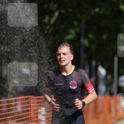 07.09.2025 - 19. Norderstedt Triathlon Michael Strokosch http://msf.ph/oto/8747381 07.09.2025 12:01:08 Laufen 787, 1156 meine-sportfotos.de