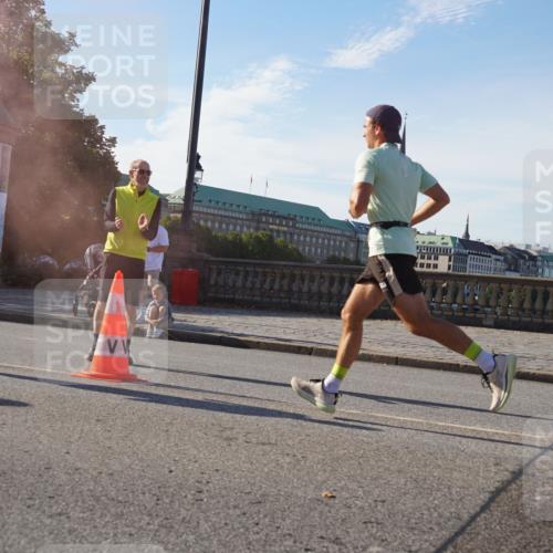 07.09.2025 - BARMER Alsterlauf Yannick Fuchs http://msf.ph/oto/8747389 07.09.2025 09:32:25 Laufen 202 meine-sportfotos.de