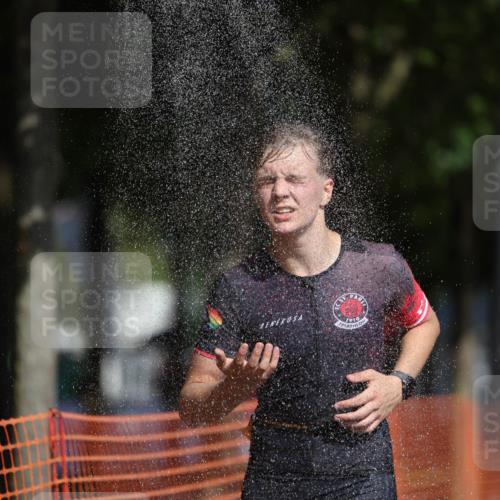 07.09.2025 - 19. Norderstedt Triathlon Michael Strokosch http://msf.ph/oto/8747398 07.09.2025 12:01:08 Laufen 787, 1156 meine-sportfotos.de
