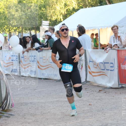 07.09.2025 - 19. Norderstedt Triathlon Luisa Fischer http://msf.ph/oto/8747402 07.09.2025 17:35:00 Ziel 1458 meine-sportfotos.de