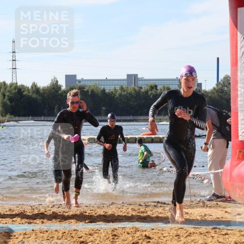 07.09.2025 - 19. Norderstedt Triathlon Luisa Fischer http://msf.ph/oto/8747408 07.09.2025 10:49:01 Schwimmen 1163, 1165, 1168, 1185, 1191 meine-sportfotos.de