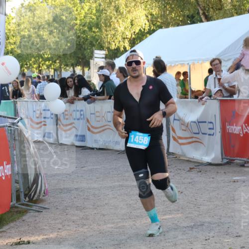 07.09.2025 - 19. Norderstedt Triathlon Luisa Fischer http://msf.ph/oto/8747419 07.09.2025 17:35:01 Ziel 1458 meine-sportfotos.de