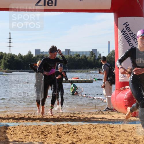 07.09.2025 - 19. Norderstedt Triathlon Luisa Fischer http://msf.ph/oto/8747424 07.09.2025 10:49:01 Schwimmen 1163, 1165, 1168, 1185, 1191 meine-sportfotos.de
