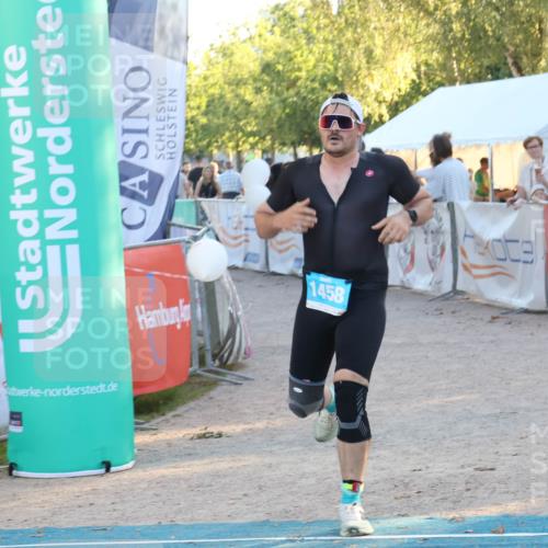 07.09.2025 - 19. Norderstedt Triathlon Luisa Fischer http://msf.ph/oto/8747430 07.09.2025 17:35:02 Ziel 1458 meine-sportfotos.de