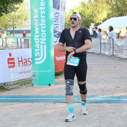 07.09.2025 - 19. Norderstedt Triathlon Luisa Fischer http://msf.ph/oto/8747450 07.09.2025 17:35:03 Ziel 1458 meine-sportfotos.de