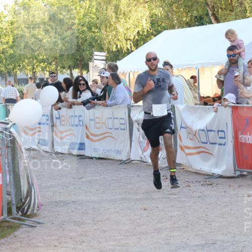 07.09.2025 - 19. Norderstedt Triathlon Luisa Fischer http://msf.ph/oto/8747475 07.09.2025 17:35:11 Ziel 925 meine-sportfotos.de