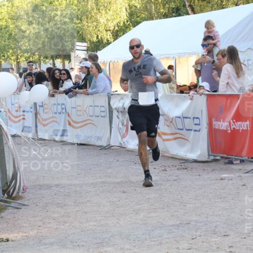 07.09.2025 - 19. Norderstedt Triathlon Luisa Fischer http://msf.ph/oto/8747484 07.09.2025 17:35:11 Ziel 925 meine-sportfotos.de
