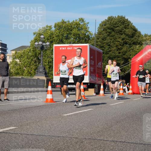 07.09.2025 - BARMER Alsterlauf Yannick Fuchs http://msf.ph/oto/8747485 07.09.2025 09:32:34 Laufen 4192, 1, 3180, 3639, 5436 meine-sportfotos.de