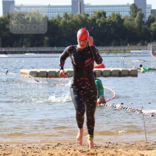 07.09.2025 - 19. Norderstedt Triathlon Luisa Fischer http://msf.ph/oto/8747493 07.09.2025 10:49:08 Schwimmen 1163, 1165, 1168, 1185, 1191, 1196 meine-sportfotos.de