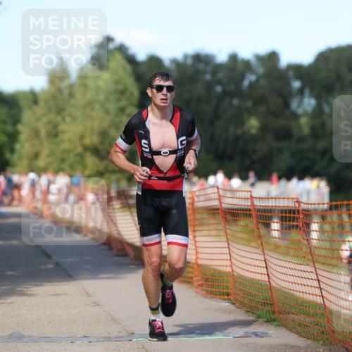 07.09.2025 - 19. Norderstedt Triathlon Michael Strokosch http://msf.ph/oto/8747514 07.09.2025 14:50:54 Laufen 978 meine-sportfotos.de