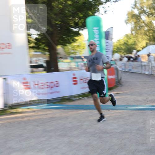 07.09.2025 - 19. Norderstedt Triathlon Luisa Fischer http://msf.ph/oto/8747520 07.09.2025 17:35:14 Ziel 925 meine-sportfotos.de