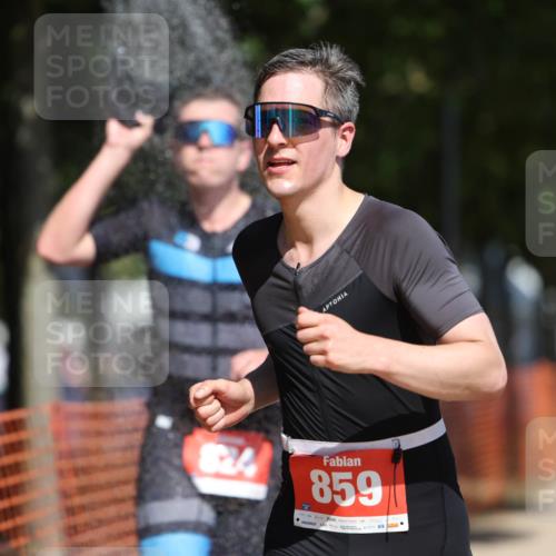 07.09.2025 - 19. Norderstedt Triathlon Michael Strokosch http://msf.ph/oto/8747536 07.09.2025 12:38:03 Laufen 136, 202, 302, 824, 859 meine-sportfotos.de