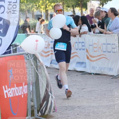 07.09.2025 - 19. Norderstedt Triathlon Luisa Fischer http://msf.ph/oto/8747540 07.09.2025 17:35:25 Ziel 386 meine-sportfotos.de