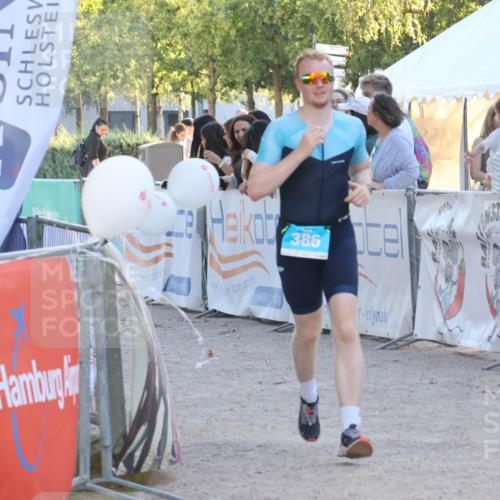 07.09.2025 - 19. Norderstedt Triathlon Luisa Fischer http://msf.ph/oto/8747555 07.09.2025 17:35:26 Ziel 386 meine-sportfotos.de