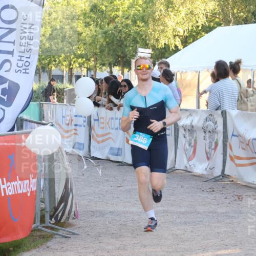 07.09.2025 - 19. Norderstedt Triathlon Luisa Fischer http://msf.ph/oto/8747562 07.09.2025 17:35:27 Ziel 386 meine-sportfotos.de