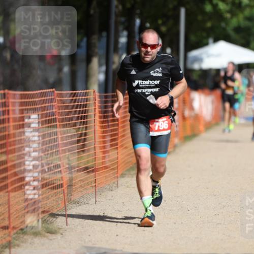 07.09.2025 - 19. Norderstedt Triathlon Michael Strokosch http://msf.ph/oto/8747571 07.09.2025 12:01:15 Laufen 787, 796 meine-sportfotos.de