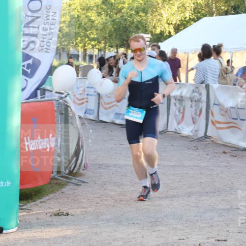 07.09.2025 - 19. Norderstedt Triathlon Luisa Fischer http://msf.ph/oto/8747574 07.09.2025 17:35:27 Ziel 386 meine-sportfotos.de