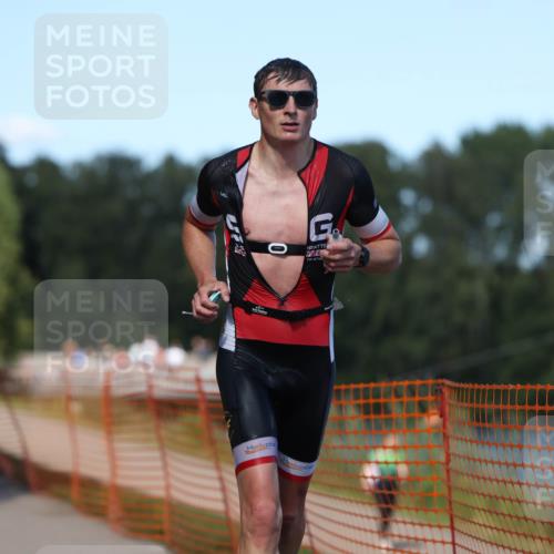 07.09.2025 - 19. Norderstedt Triathlon Michael Strokosch http://msf.ph/oto/8747575 07.09.2025 14:50:55 Laufen 978 meine-sportfotos.de