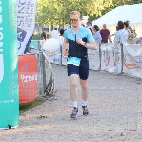 07.09.2025 - 19. Norderstedt Triathlon Luisa Fischer http://msf.ph/oto/8747585 07.09.2025 17:35:28 Ziel 386 meine-sportfotos.de