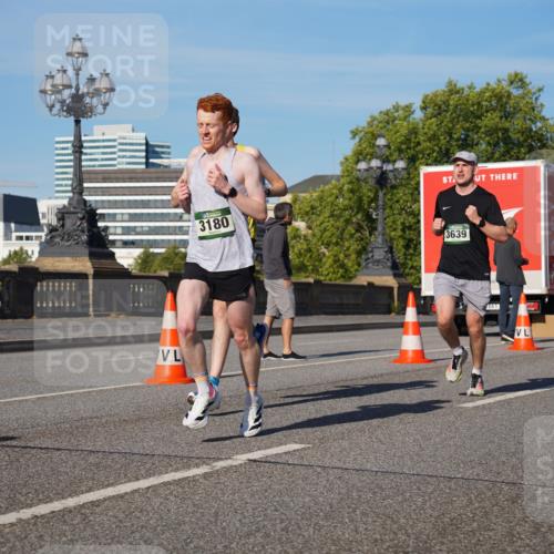 07.09.2025 - BARMER Alsterlauf Yannick Fuchs http://msf.ph/oto/8747602 07.09.2025 09:32:38 Laufen 3180, 3639, 240 meine-sportfotos.de