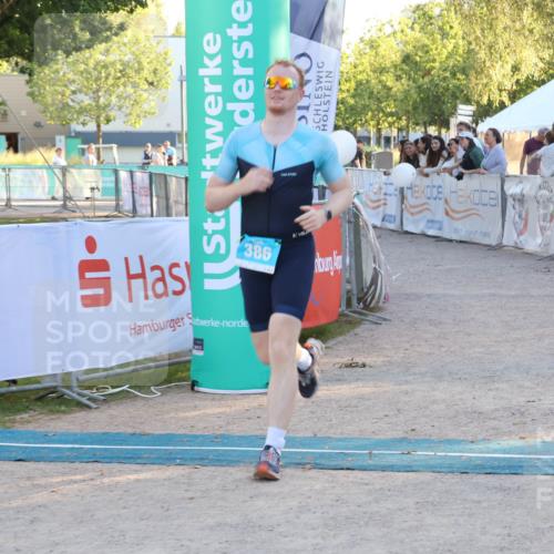 07.09.2025 - 19. Norderstedt Triathlon Luisa Fischer http://msf.ph/oto/8747604 07.09.2025 17:35:29 Ziel 386 meine-sportfotos.de