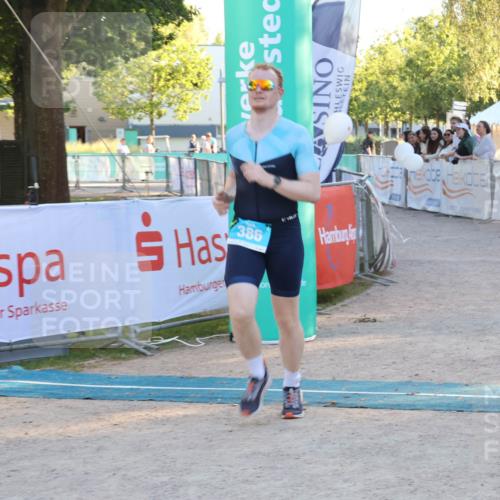 07.09.2025 - 19. Norderstedt Triathlon Luisa Fischer http://msf.ph/oto/8747607 07.09.2025 17:35:29 Ziel 386 meine-sportfotos.de