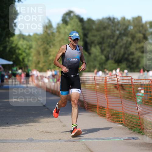07.09.2025 - 19. Norderstedt Triathlon Michael Strokosch http://msf.ph/oto/8747610 07.09.2025 14:51:26 Laufen 979, 988 meine-sportfotos.de