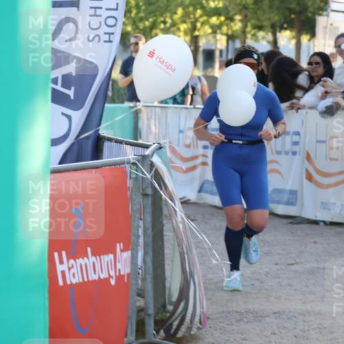 07.09.2025 - 19. Norderstedt Triathlon Luisa Fischer http://msf.ph/oto/8747621 07.09.2025 17:35:45 Ziel 1454 meine-sportfotos.de