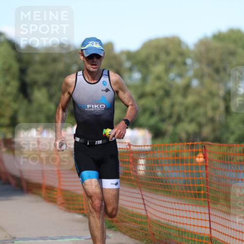 07.09.2025 - 19. Norderstedt Triathlon Michael Strokosch http://msf.ph/oto/8747642 07.09.2025 14:51:27 Laufen 979, 988 meine-sportfotos.de