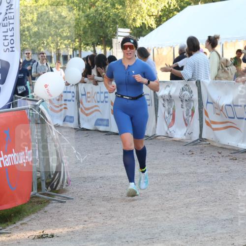 07.09.2025 - 19. Norderstedt Triathlon Luisa Fischer http://msf.ph/oto/8747655 07.09.2025 17:35:46 Ziel 1454 meine-sportfotos.de