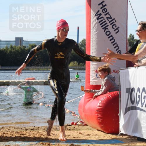 07.09.2025 - 19. Norderstedt Triathlon Luisa Fischer http://msf.ph/oto/8747666 07.09.2025 10:49:55 Schwimmen 1158, 1176 meine-sportfotos.de