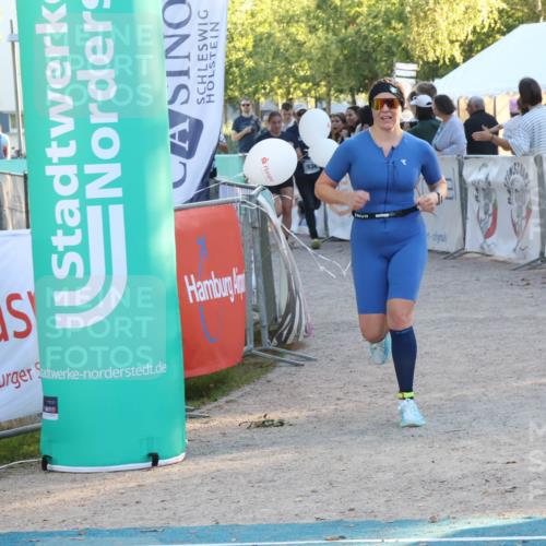 07.09.2025 - 19. Norderstedt Triathlon Luisa Fischer http://msf.ph/oto/8747671 07.09.2025 17:35:47 Ziel 1454 meine-sportfotos.de